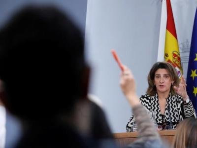 Los consumidores, pendientes a la bajada de la&nbsp;luz